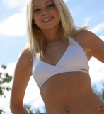 blonde-bikini-teen-009